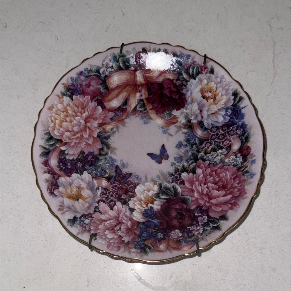 Circle of Love Floral Greetings Lena Liu  Collector Plate Bradford Exchange 1994